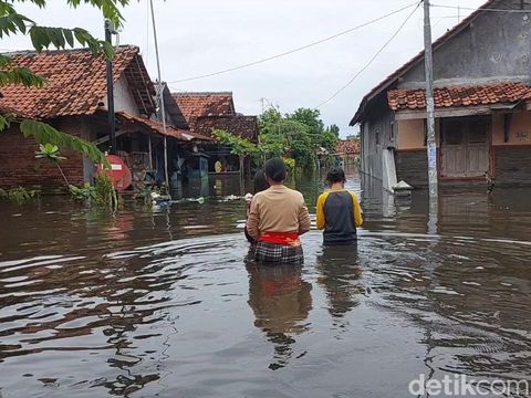 Banjir di Kelurahan Tirto, Kecamatan Pekalongan Barat, Kota Pekalongan, Kamis (23/2/2023).