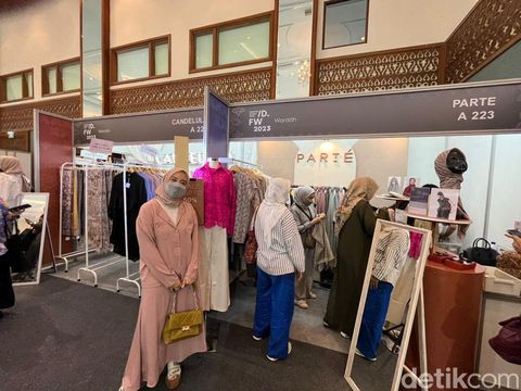 Berburu koleksi baju lebaran di Indonesia Fashion Week 2023, mulai digelar pasa 22 Februari hingga 26 Februari mendatang.