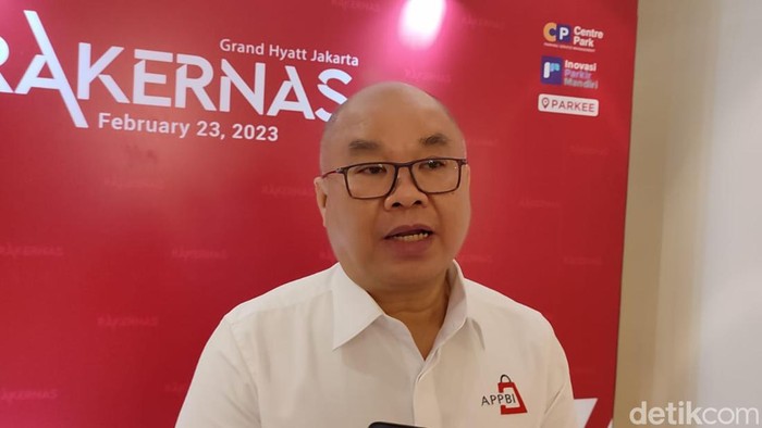 Chairman DPP Asosiasi Pengelola Pusat Belanja Indonesia (APPBI) Alphonzus Widjaja