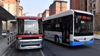 Bus ini melakukan uji jalan di sekitar Xiongan.