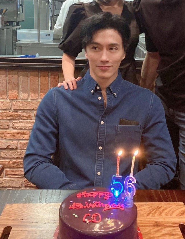 Potret saat Chuando merayakan ulang tahunnya yang ke-56 di tahun 2022. Meski sudah berusia 56 tahun namun Chuando masih terlihat seperti pria berusia 30 an. Foto: Instagram/@chuando_chuandoandfrey