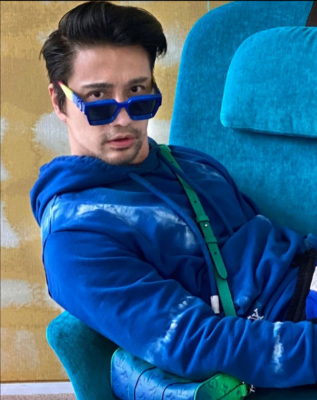 8 Foto Chuando Tan Model Singapura Tampan & Awet Muda, Usia Asli Bikin