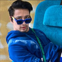 Penampilan awet muda Chuando sendiri mulai disorot usai sebuah situs online China menampilkan profil Instagramnya. Setelahnya Chuando menjadi semakin populer karena penampilan tampan dan awet mudanya. Foto: Instagram/@chuando_chuandoandfrey