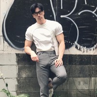 Setelah pensiun menjadi model, Chuando menjadi seorang fotografer fashion. Ia mendirikan model agensi AVE Management dan membangun studio fotografi Chuando & Frey bersama rekannya. Foto: Instagram/@chuando_chuandoandfrey