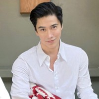 Model asal Singapura bernama Chuando Tan belakangan tengah viral karena penampilannya yang kelewat awet muda. Kamu sendiri mungkin tak akan menyangka jika Chuando Tan sebenarnya sudah berusia 56 tahun. Foto: Instagram/@chuando_chuandoandfrey