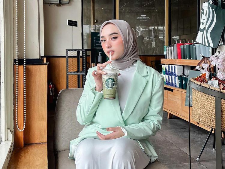 Dinan Fajrina, Istri Doni Salmanan yang Suka Belanja dan Nongkrong di Kafe