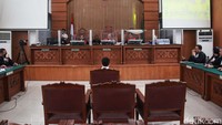 Arif Rachman Arifin dituntut hukuman penjara. Jaksa meyakini mantan Wakaden B Biropaminal Divpropam Polri itu terlibat perusakan CCTV yang membuat terhalanginya penyidikan kasus pembunuhan Brigadir N Yosua Hutabarat.