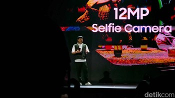 Jerome Polin menuturkan Galaxy S23 series piawai untuk bikin konten. Foto: Adi Fida Rahman/detikINET