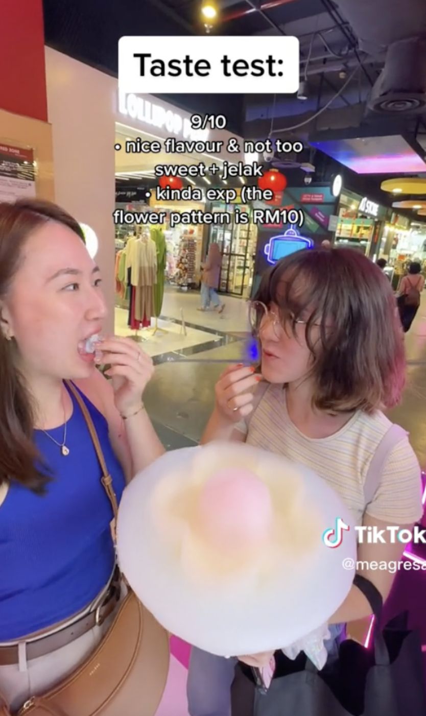 Gemas! Bunga-bunga Cantik Ini Dibuat dari Cotton Candy