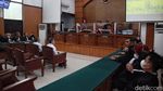 Hakim Belum Siap, Vonis Eks Karo Paminal Hendra Kurniawan Ditunda