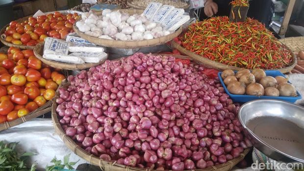 Harga bahan pokok di Kota Gorontalo terpantau masih stabil jelang bulan suci Ramadan.