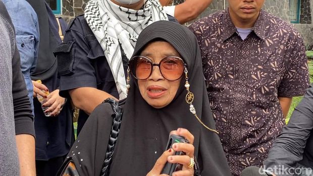Ibunda Ustaz Arifin Ilham