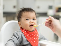 Australia Uji Coba Program Baru Bantu Orang Tua Pilih Makanan Bayi