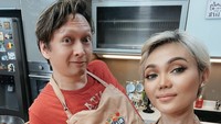 Selain gabus pucung, Rina dan Josscy juga coba masak semur jengkol nih. Foto: Instagram @rinanose16