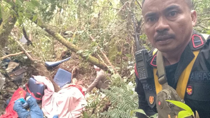 Ipda Rahman saat berada di Hutan Kerinci (Foto: Istimewa)