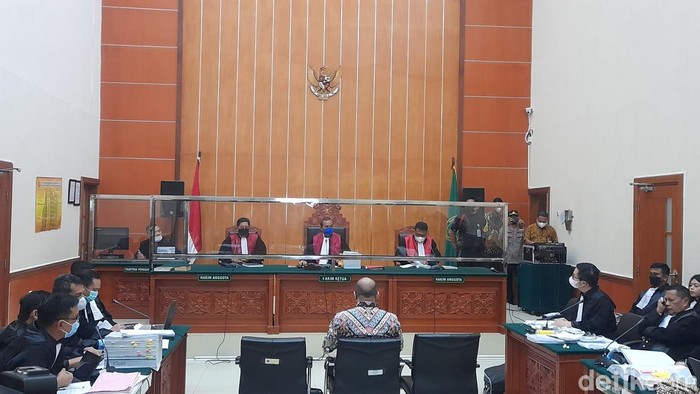 Irjen Teddy Minahasa hadir di Pengadilan Negeri (PN) Jakarta Barat.