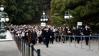 Kaisar Naruhito naik tahta tahun 2019, setelah ayahnya Akihito turun tahta. Ia adalah raja pertama Jepang yang lahir setelah perang dunia. Rodrigo Reyes Marin/Pool via REUTERS.