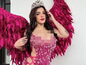 Viral Video Model OnlyFans Dilempari Telur Saat Ikut Parade Festival