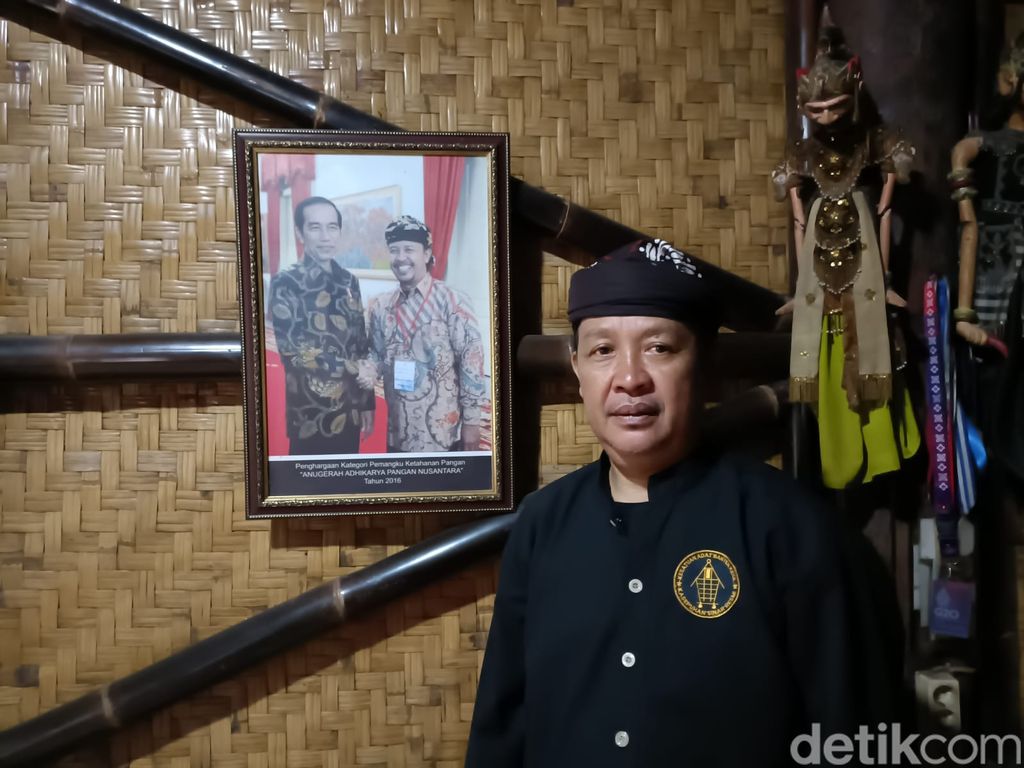 Ketua Adat Abah Asep Nugraha, Kasepuhan Sinar Resmi