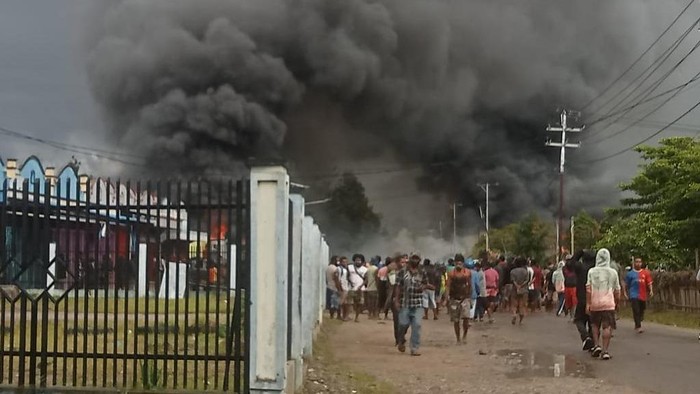Kerusuhan di Wamena, Jayawijaya, Papua Pegunungan akibat isu penculikan anak.
