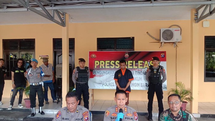 Guru agama di Kotawaringin Barat ditangkap karena mencabuli siswinya sebanyak 5 kali.