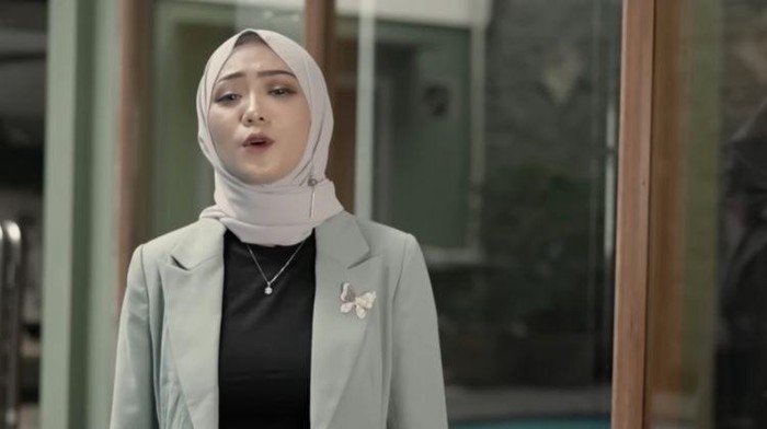 Lagu Tungkek Mambaok Rabah yang dibawakan Fauzana (Foto: YouTube/SKY Musik Digital)