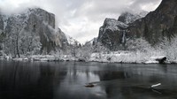 Begini penampakan Taman Nasional Yosemite, California, Amerika Serikat, yang tampil monokrom atau hitam putih alami gegara badai salju, Kamis (23/2/2023).