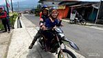 Melihat Lebih Dekat Kehidupan Ojek Gunung Sumbing yang Unik