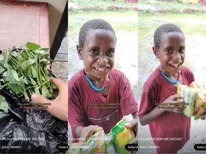 Demi Mie Instan, Bocah Papua Ini Barter Kangkung di Tengah Hujan