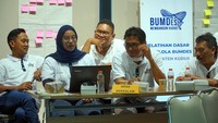 Kepala Dinas Pemberdayaan Masyarakat dan Desa Kabupaten Kudus Adi Sadhono, menyampaikan apresiasinya terhadap PT Djarum yang menyelenggarakan pelatihan dasar pengelolaan BUMDes, sehingga para pengelolanya nanti benar-benar semakin profesional sehingga bisa memberikan manfaat bagi pemerintahan desa maupun masyarakat. 