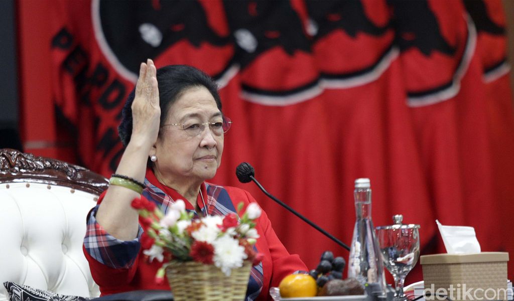 Ketua Umum PDI Perjuangan Megawati Soekarnoputri membuka acara Pendidikan Kader Perempuan Tingkat Nasional Tahun 2023 di Sekolah Partai PDI Perjuangan, Lenteng Agung, Jakarta Selatan, Kamis (23/2/2023). Sekretaris Jenderal DPP PDIP Hasto Kristiyanto mengatakan bahwa pendidikan kaderisasi perempuan ini diikuti oleh seluruh kader Partai di seluruh Indonesia secara hybrid.