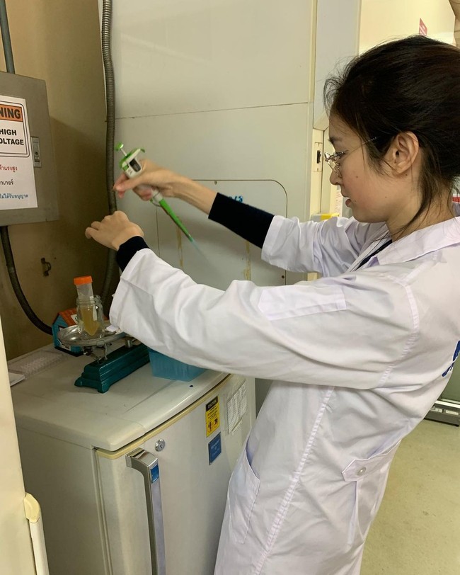 Di perusahaan tersebut, Nong Poy memegang posisi presiden perusahaan. Foto: Foto: Instagram @poydtreechada