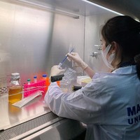 Nong Poy mendirikan BIOMT (Bio Pharma Tech Co., Ltd. dan Bio Pharma Pacific Co., Ltd.) untuk memproduksi vitamin dan suplemen diet dengan standar GMP menggunakan molekuler teknologi dan laboratorium lanjutan. Foto: Foto: Instagram @poydtreechada