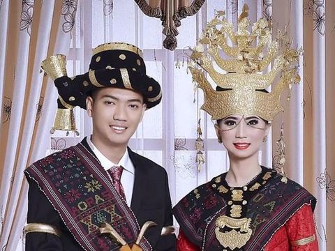 Pakaian Adat Angkola