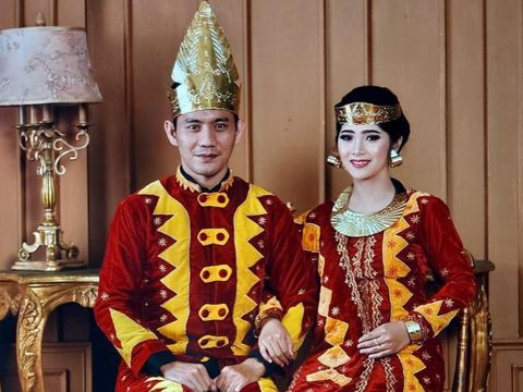 Pakaian Adat Nias
