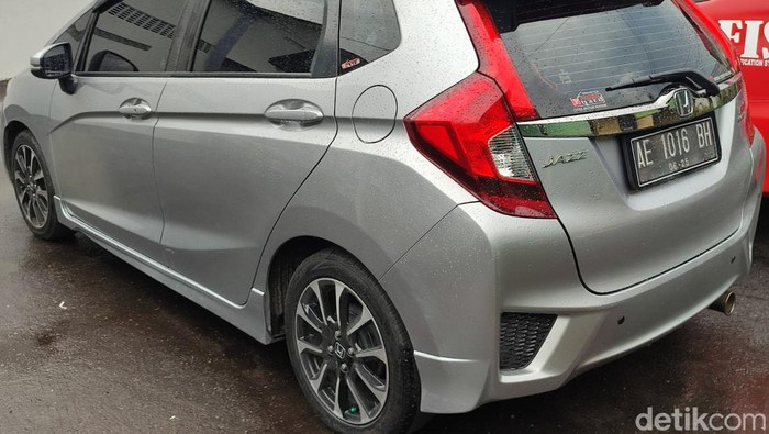 Penampakan Honda Jazz milik pengemudi yang pamer kelamin