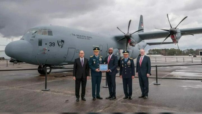 Pesawat Super Hercules C-130J yang diterima TNI AU