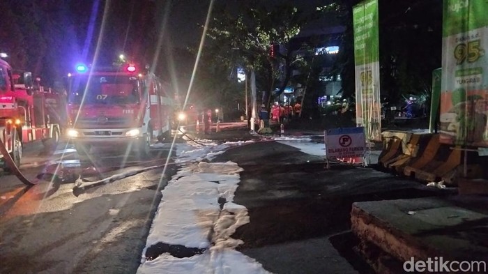 pipa gas terbakar di surabaya