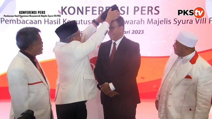 PKS resmi umumkan Anies Baswedan sebagai bacapres 2024.
