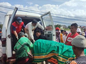Mobil Tersambar KA di Semarang Tewaskan 2 Orang, Polisi: Korban Suami-Istri