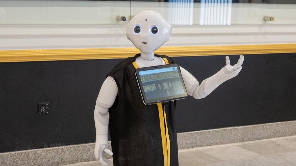 Pabrik Kiswah Kabah Pekerjakan Robot yang Bisa 11 Bahasa