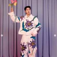 Kepada GQ Korea, Song Joong Ki mengungkap perasaannya menjadi calon ayah. Sang aktor merasa bahagia karena akan menyambut kelahiran anak pertama. Foto: dok. Instagram @gq_korea