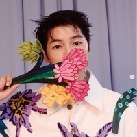 Song Joong Ki menghiasi sampul majalah GQ Korea edisi Maret 2023. Foto: dok. Instagram @gq_korea