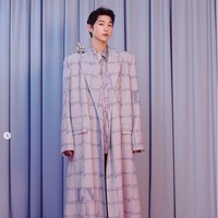 Bintang drama Korea Vincenzo itu terlihat awet muda di usianya yang menginjak 35 tahun. Foto: dok. Instagram @gq_korea