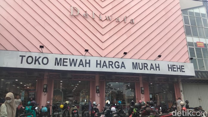 Toko Deliwafa milik Crazy Rich Surabaya