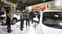 Danamon dan Adira Finance sebagai bagian dari MUFG dapat memberikan solusi yang menyeluruh untuk industri otomotif. Dari segi portfolio, klien MUFG yang mencakup perusahaan manufaktur besar di Jepang hingga perusahaan multinasional, menunjukkan portofolio yang kuat dalam lanskap otomotif global.