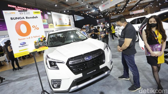 Upaya dan Komitmen Memperkuat Industri Otomotif Indonesia Bank Danamon bersama Adira Finance didukung MUFG, terus memperkuat komitmen untuk mendukung industri otomotif Indonesia.
