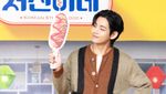 Potret V BTS Siap Jadi Pelayan Restoran di Jinnys Kitchen