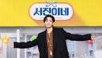 Potret V BTS Siap Jadi Pelayan Restoran di Jinnys Kitchen