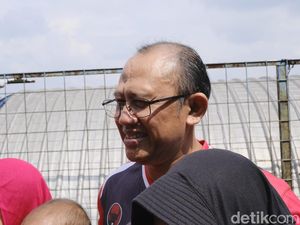 Kala Waketu DPRD Kota Bandung Keringatan Bareng Legenda Persib